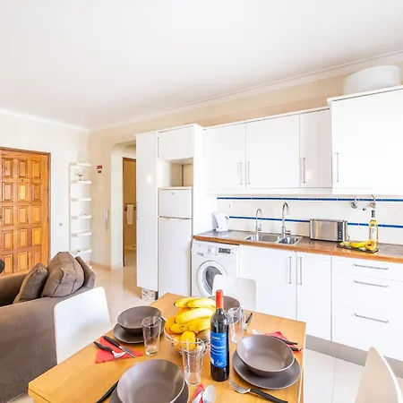Apartment With Swimming Pool Alvor