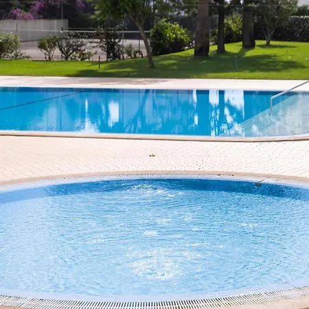 With Swimming Pool Apartment *
