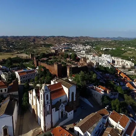 Apartment In Alvor Near Scenic Beaches *